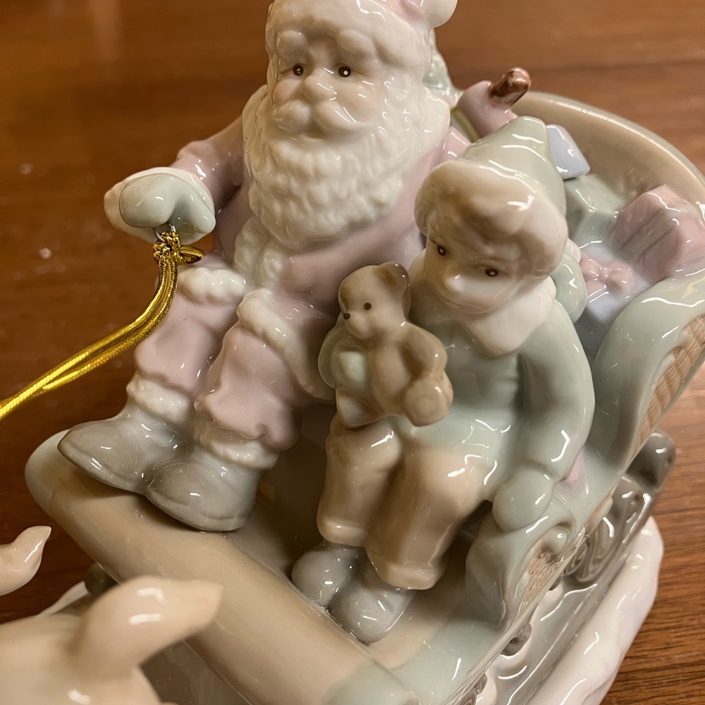 Russ Porcelain Santa Sleigh with Reindeer - Picture 4 of 9